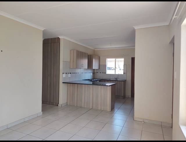 3 BEDROOM TOWNHOUSE FOR SALE IN WATERKLOOF AH